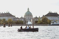 GoBoat foran Amalienborg